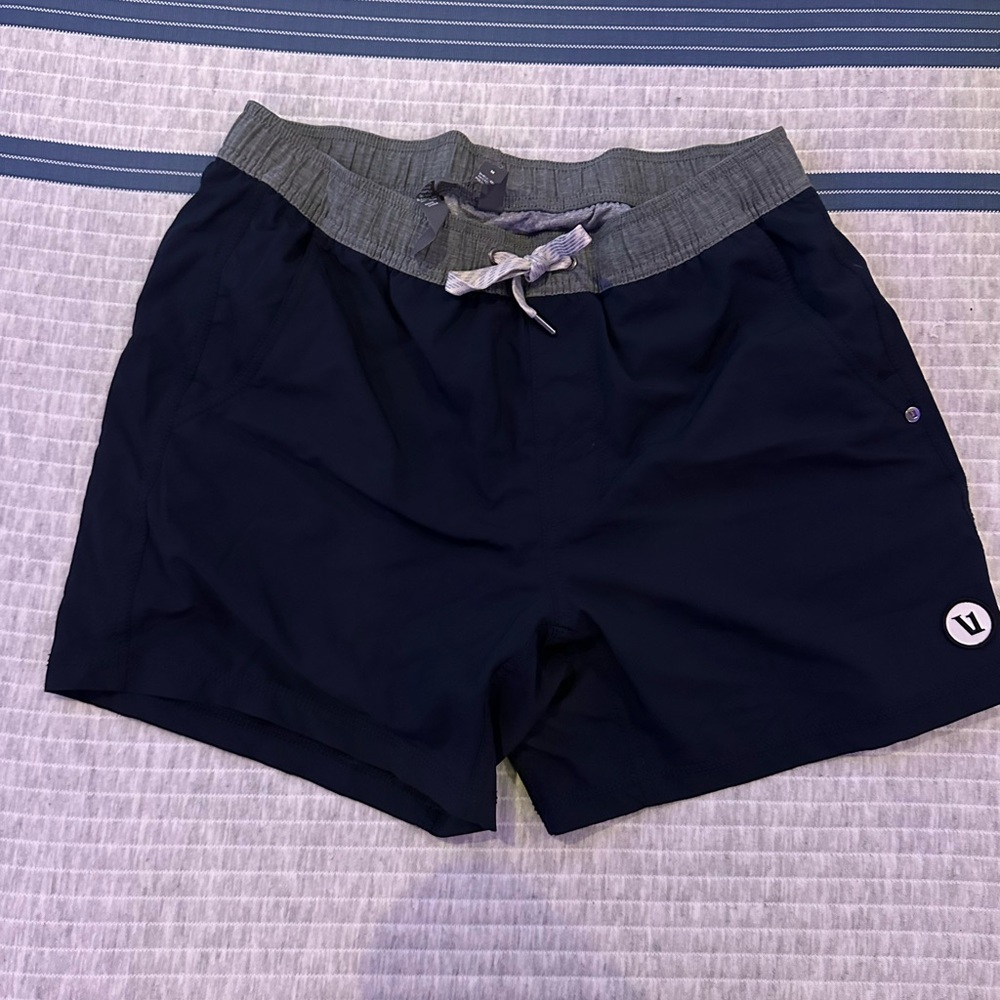 Vuori Mens Shorts Kore Joggers Medium 5 inches GOOD CONDITION